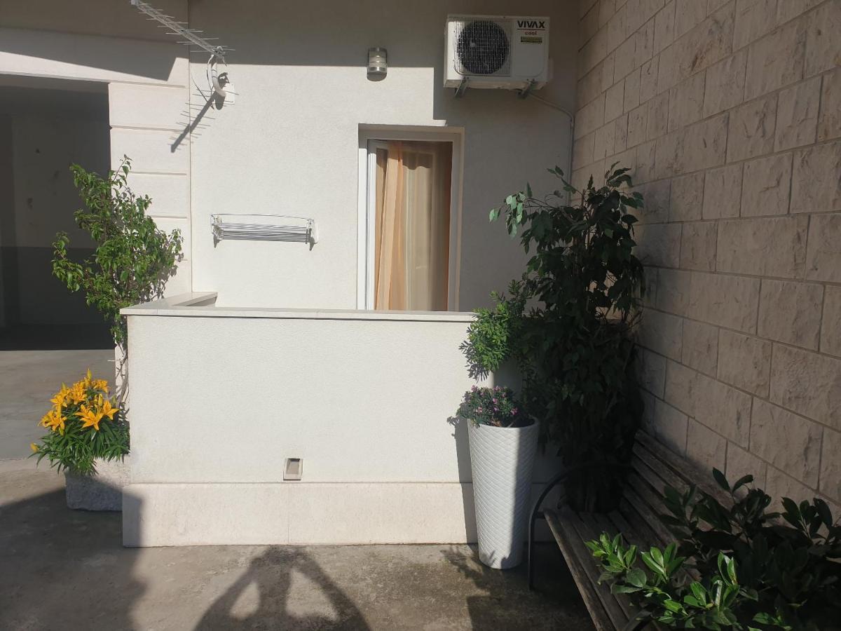 מאקרסקה Villa Vujcic מראה חיצוני תמונה